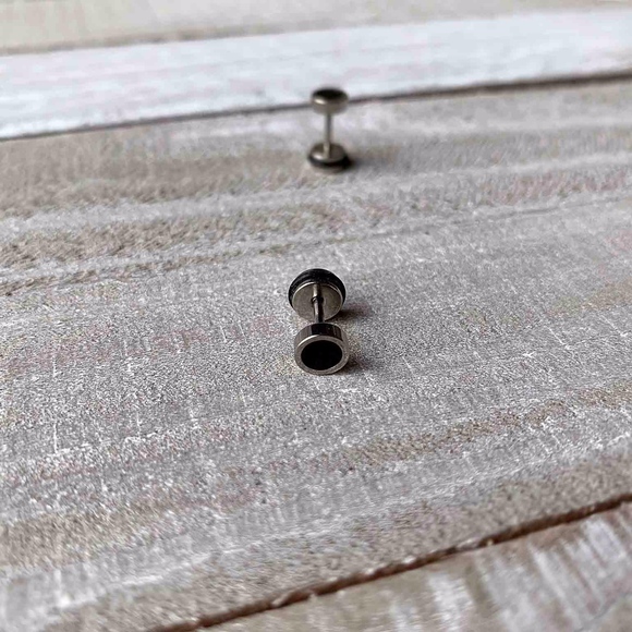 Men's Stud Earrings - Picture 4 of 7